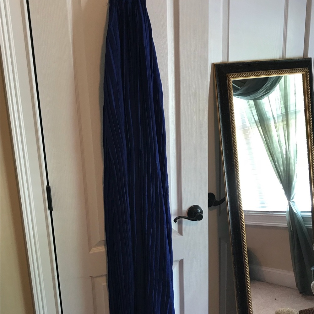 Dress - Picture 2 of 6